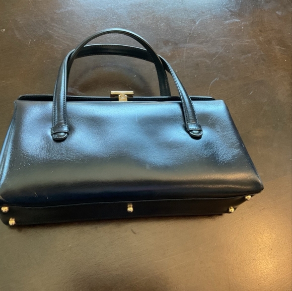 Auth Gucci Vintage Handbag 😍 - Picture 4 of 12